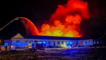 Die Feuerwehr ist in Wendlingen im Einsatz. Foto: Kaczor/SDMG/dpa