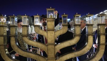 Celebrando Navidad, Janucá y la tregua en el norte de Israel