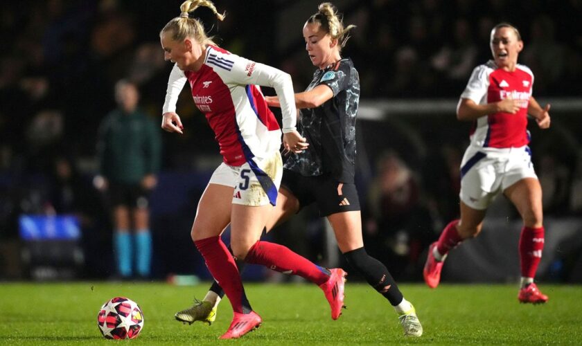 Der FC Bayern München um Giulia Gwinn (r) musste sich dem WFC Arsenal geschlagen geben und verpasste damit den Gruppensieg. Foto