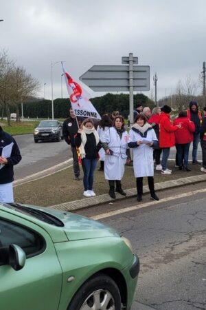 « Comment on fait s’il y a un couac ? » : en Essonne, le malaise des soignants d’un hôpital gériatrique