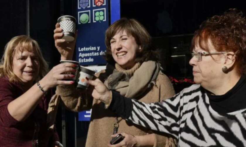 Cómo se cobran los premios compartidos de la Lotería de Navidad y qué pasa con los impuestos