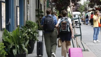 Consumo abre una investigación a una plataforma de alquiler vacacional por no retirar de su oferta miles de pisos sin licencia