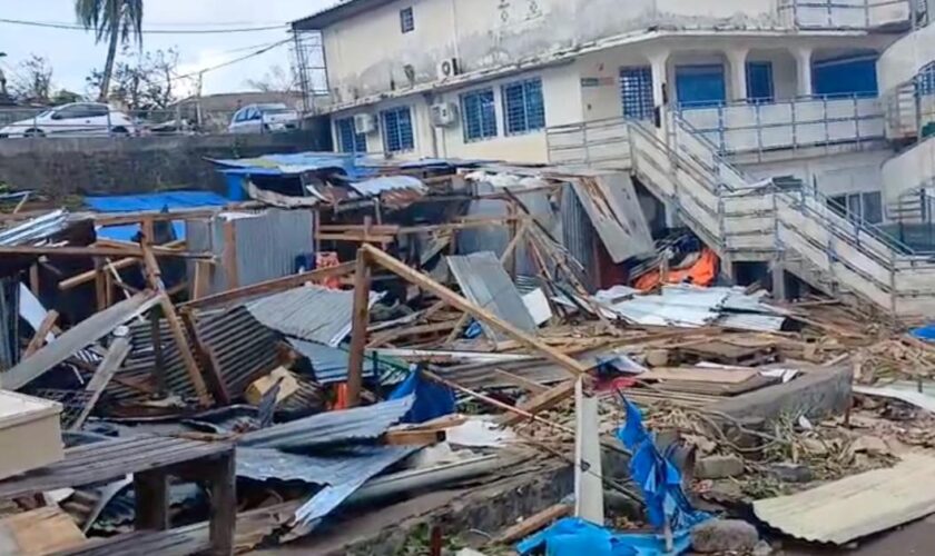 Cyclone Chido à Mayotte : le casse-tête des secours pour accéder aux zones sinistrées