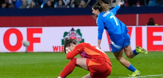 DFB-Frauen: Zwei Patzer führen zum 1:2 gegen Italien