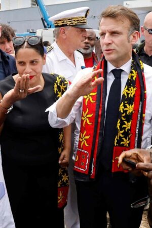 DIRECT. Mayotte :  « L’eau va arriver », promet depuis l’archipel Emmauel Macron, interpellé par des habitants en détresse