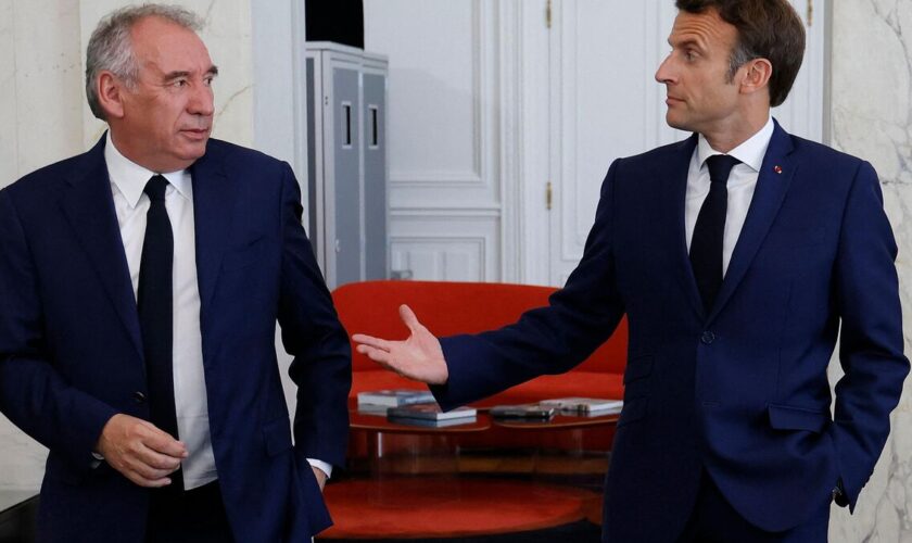 DIRECT. Nouveau gouvernement : un rendez-vous prévu ce dimanche entre François Bayrou et Emmanuel Macron