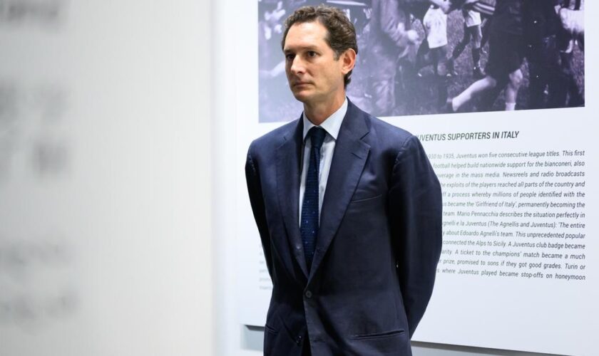 D’actionnaire à dirigeant opérationnel de Stellantis, le nouveau défi de John Elkann, le chef du clan Agnelli