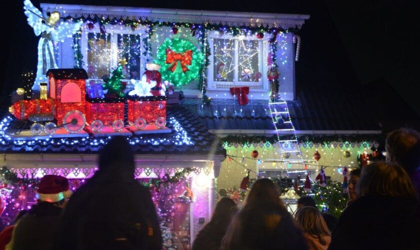 Dans les Yvelines, ils ont recréé l’atelier du Père Noël : « C’est magique, ça donne du baume au cœur ! »