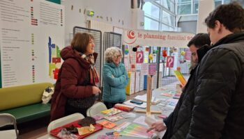 « Des sujets dont on parle entre mecs » : à Cergy, le Planning familial reprend sa place auprès des jeunes