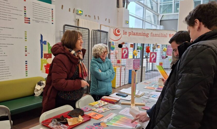 « Des sujets dont on parle entre mecs » : à Cergy, le Planning familial reprend sa place auprès des jeunes