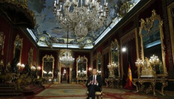 El Rey Felipe VI vuelve al Palacio Real en su discurso de Navidad: del aniversario de la proclamación al reto de levantar la audiencia