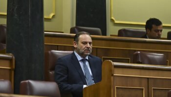 El Supremo pide al Congreso el suplicatorio para Ábalos al apreciar indicios de cuatro delitos:  integración en organización criminal, tráfico de influencias, cohecho y malversación