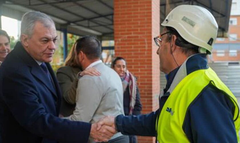 El alcalde destaca la solución del nuevo comedor provisional del colegio Valdés Leal de Sevilla