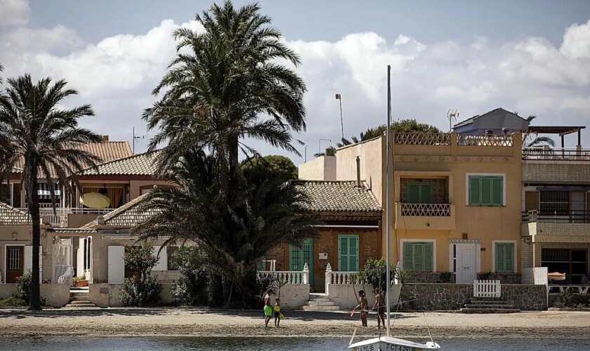 El bloque conservador del TC considera  que reconocer una personalidad jurídica al Mar Menor es "injustificado" y "no tiene encaje en la Constitución"