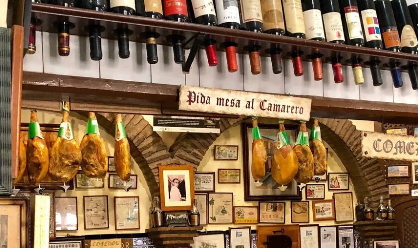 El histórico Bar Casa Puga de Almería vuelve a abrir sus puertas esta Navidad