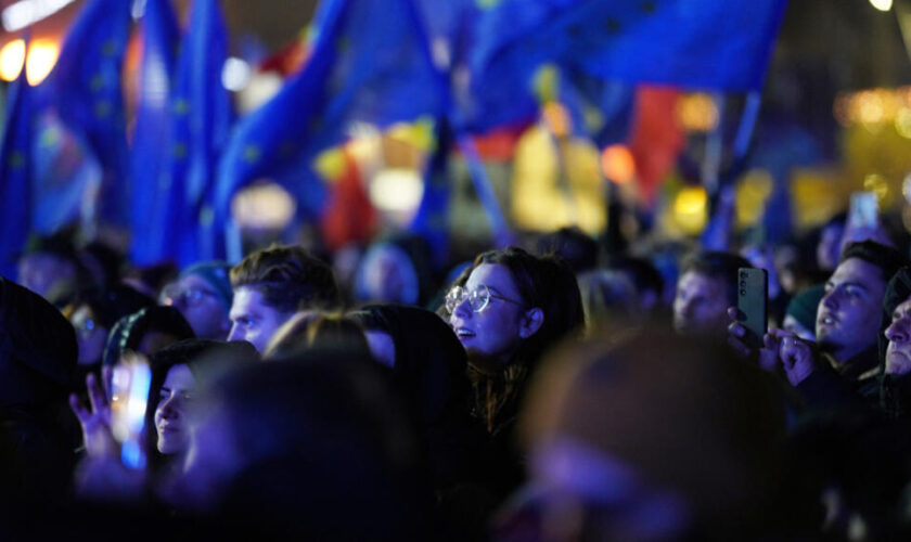 En Roumanie, une manifestation de soutien à une candidate pro-européenne