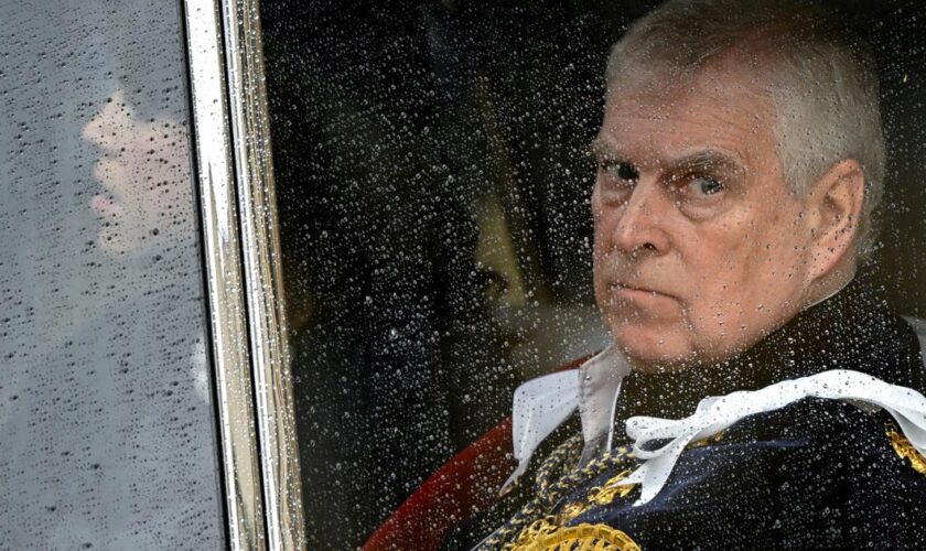 «Espion» chinois proche du prince Andrew : l’ombre de la surveillance de Pékin plane sur la Couronne britannique