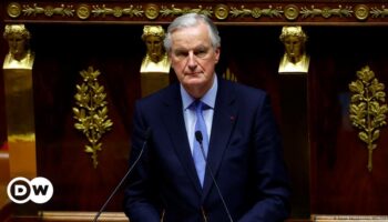 France: Lawmakers topple pro-Macron minority government