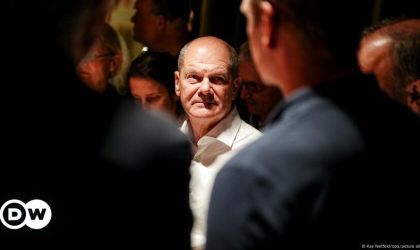 German election: Scholz faces confidence vote