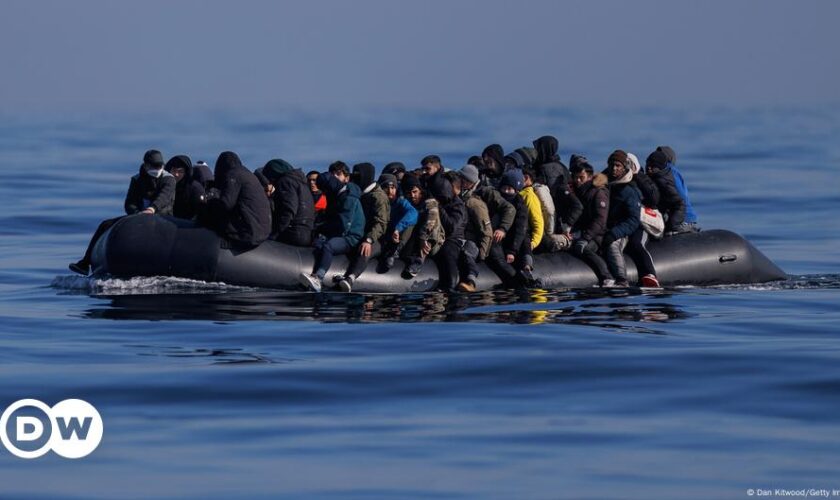 Germany, UK look to stamp out people smuggling