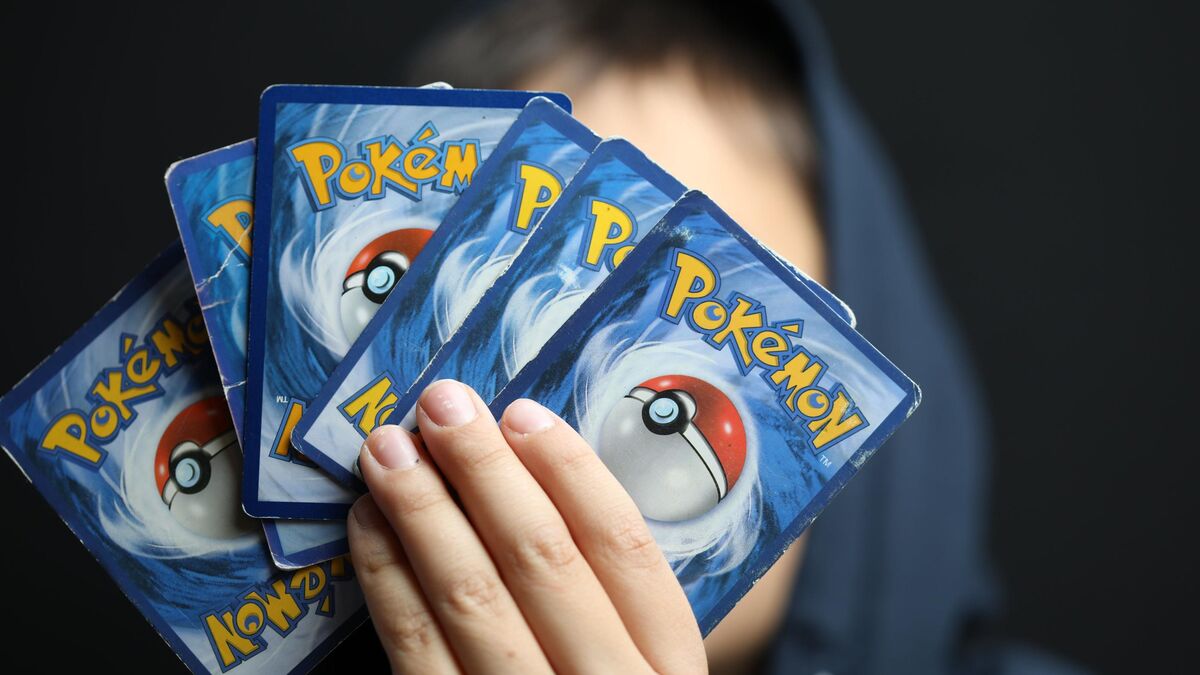 « Il était accroché au capot de la voiture » : la vente de cartes Pokémon dégénère à Vincennes