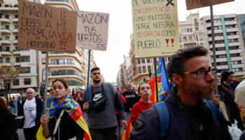 Inondation en Espagne : 100 000 personnes manifestent à Valence contre la gestion des autorités