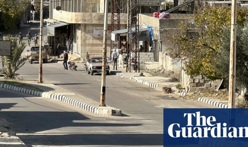 Israeli troops shoot Syrian protester as forces move beyond buffer zone