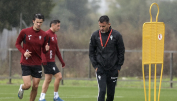 Iván Ania: «Al Eibar no le puedes dejar pensar, hay que estar encima de ellos»