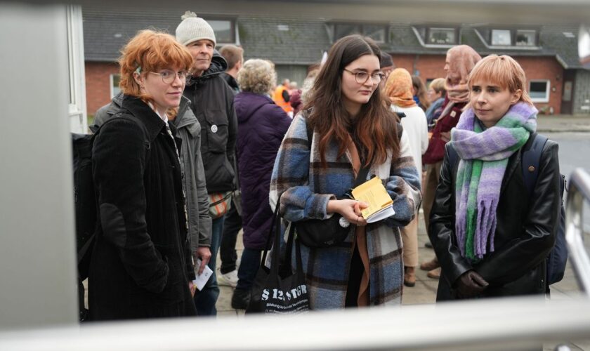 Zwei Aktivistinnen der Klimaschutzgruppe Letzte Generation wurden nach Aktionen auf Sylt zu Haftstrafen verurteilt. (Archivbild)