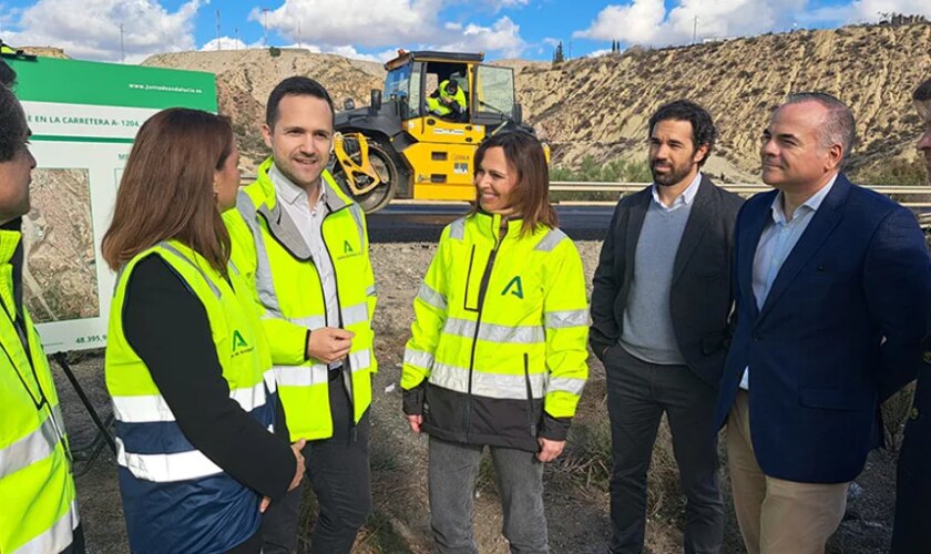 La Junta de Andalucía prueba en Almería un nuevo asfalto sostenible con lodos de Cosentino