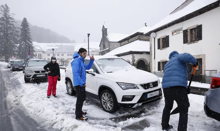 La Junta de Castilla y León envía un mensaje 'ES-ALERT' por las nevadas y el 112 atiende hasta el momento sólo un "par de avisos"