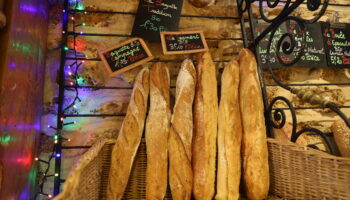 La recette de la baguette française a changé, les boulangeries ont réduit de 25 % le sel dans leurs pains depuis 2015