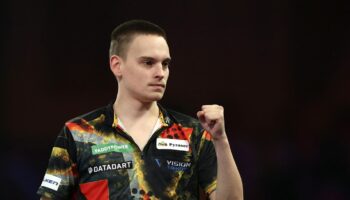 Ricardo Pietreczko ballt bei der Darts WM die linke Faust