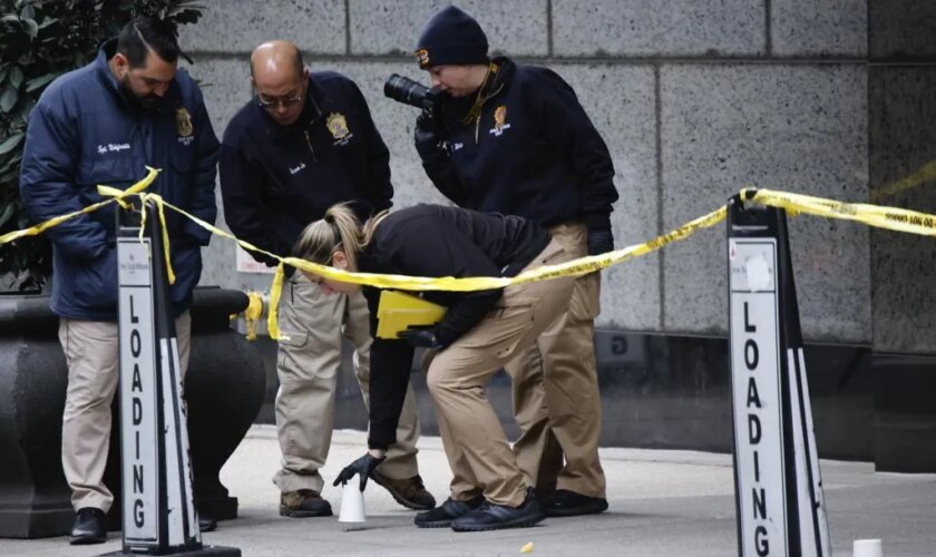 Matan a tiros en Manhattan al director ejecutivo de la aseguradora UnitedHealthcare