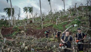 Mayotte, sous couvre-feu, panse ses plaies après le passage du cyclone Chido