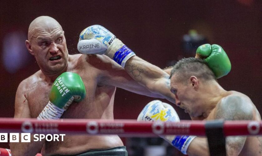 Oleksandr Usyk throws a jab at Tyson Fury