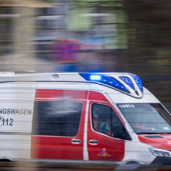 Ein Teenager ist in Osnabrück geschlagen und am Kopf verletzt worden. (Symbolbild) Foto: Jens Büttner/dpa