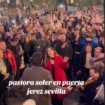 Pastora Soler y Antoñito Molina conquistan Sevilla con un villancico en la Puerta de Jerez