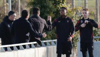 Primer entrenamiento del Sevilla sin Jesús Navas