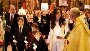 Prince William and Kate kick off Christmas holidays with George, Charlotte and Louis