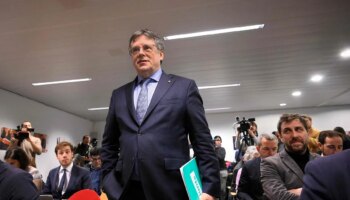 Puigdemont lanza un órdago con trampa a Sánchez urgiéndole a una moción de confianza