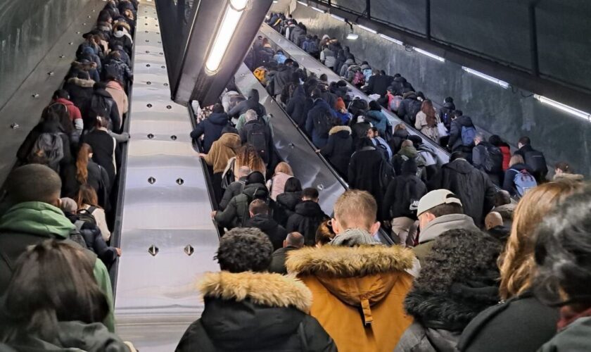 RER A : trafic interrompu sur une partie de la ligne à Paris, reprise estimée à 21 heures