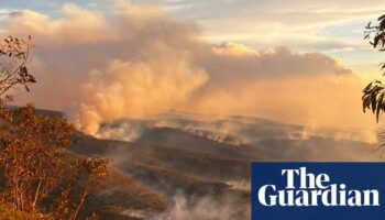 Renewed bushfire warnings for NSW, Victoria and WA as heat forecast to return for new year