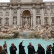 Rome : la fontaine de Trevi rouvre après un nettoyage et contingente les touristes