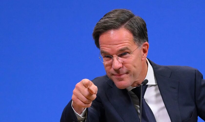 Rutte abre con timidez la puerta de la OTAN a Ucrania: asegura que "el futuro del país está en la Alianza" pero evita ofrecer un calendario ni medidas concretas