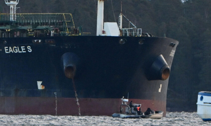 Sabotage d’un câble en Baltique : sept marins de « flotte fantôme » russe soupçonnés et interdits de déplacement