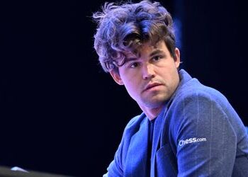 Schach: Superstar Magnus Carlsen tritt doch bei WM an – in Jeans