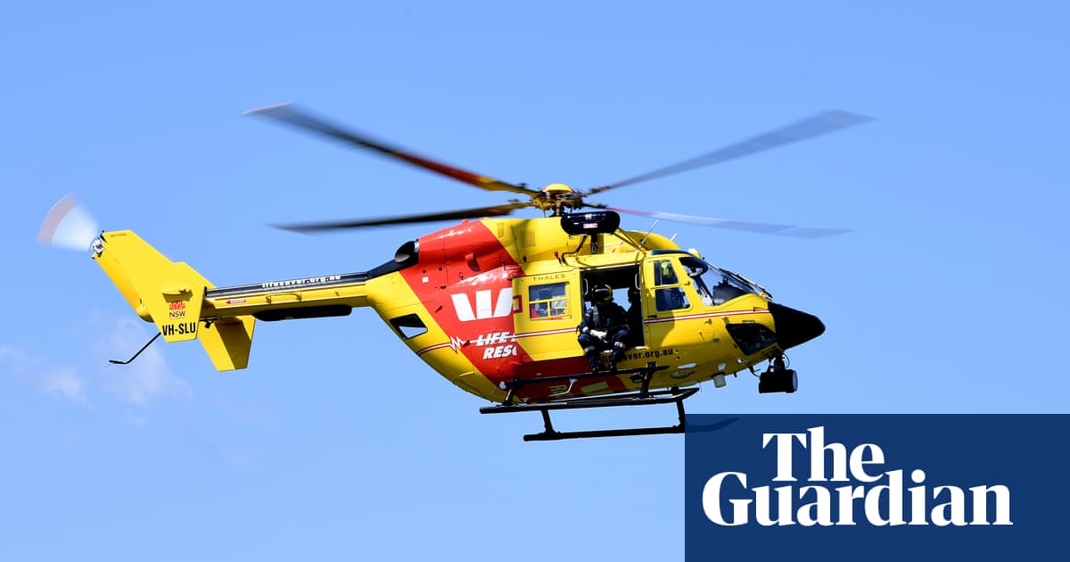 Sea and air search under way for 15-year-old boy swept off rock shelf at NSW beach