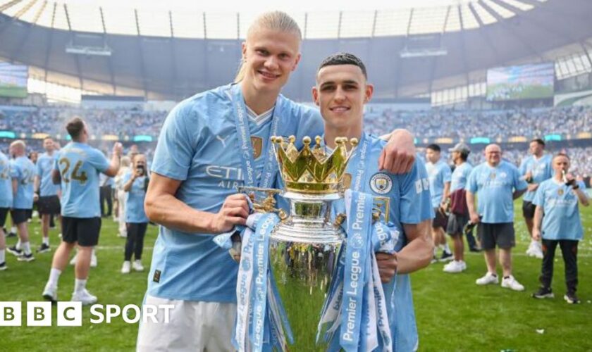 Manchester City's Erling Haaland and Phil Foden