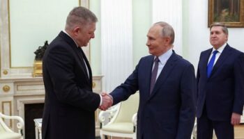 Slowakei: Robert Fico besucht Wladimir Putin im Kreml